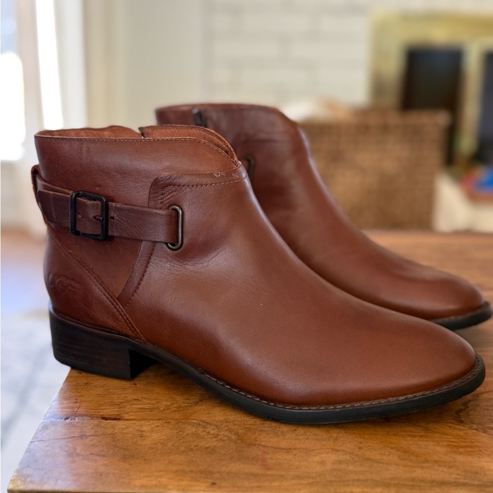 UGG Barnett Leather Ankle Boots | Size 8 | Chestnut | New in Box
